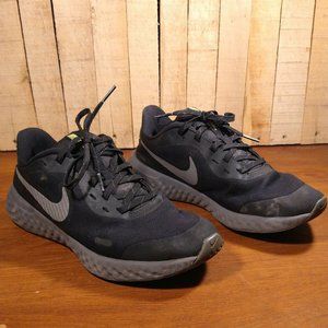 Nike Black Revolution 5 Sneaker Shoes Size 7.5